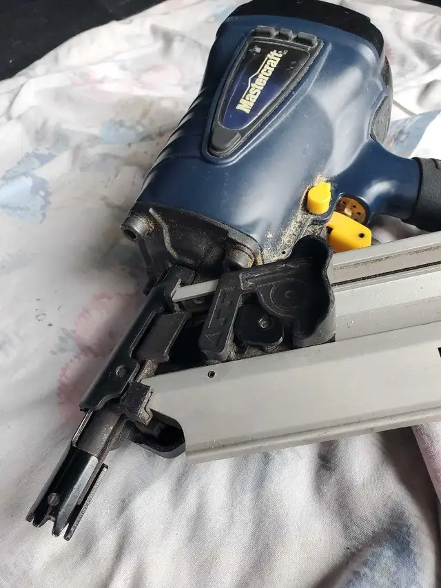 Mastercraft air nailer - Photo 7