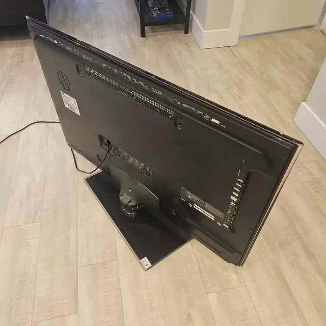 Samsung 40' 1080p LCD tv - Photo 4