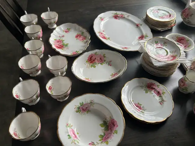 Royal Albert Bone China set - Photo 3
