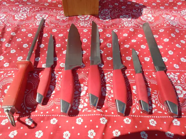 Knife Block - Photo 2