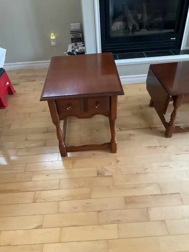 coffee and end table - Photo 2