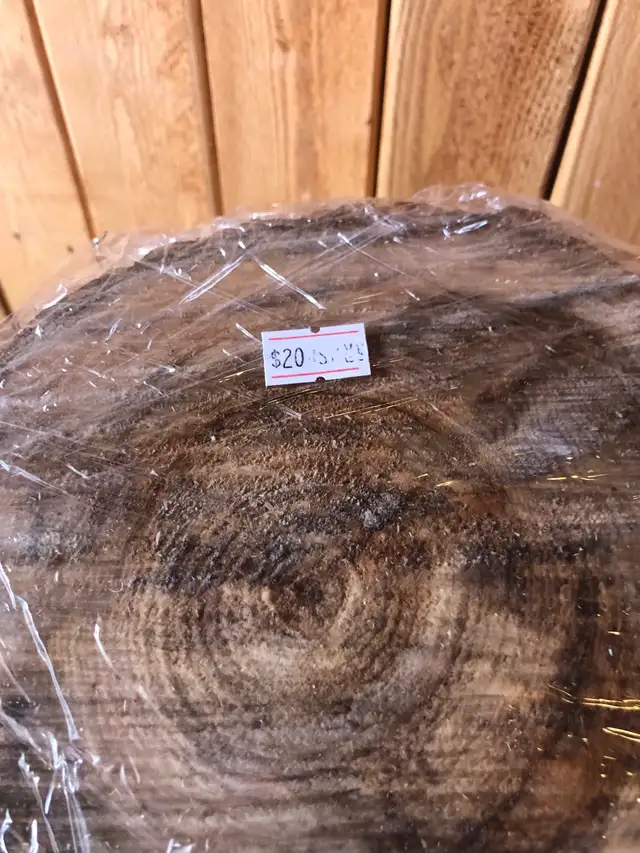 Plus de 25 tranches de bois 7po à 20$ chacune - Photo 3