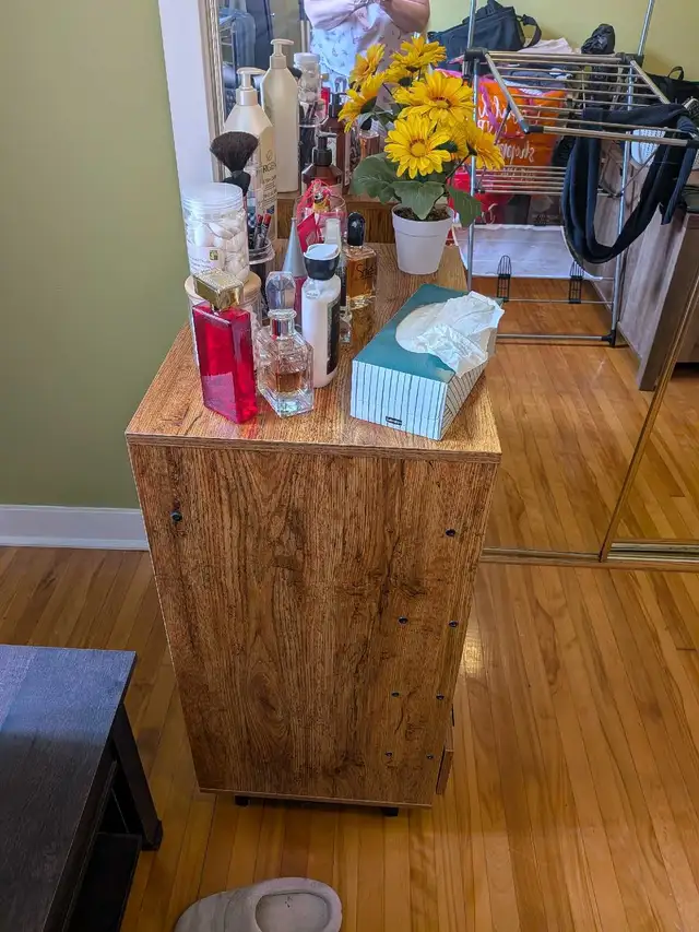 Dresser, top drawer is 2 small drawers