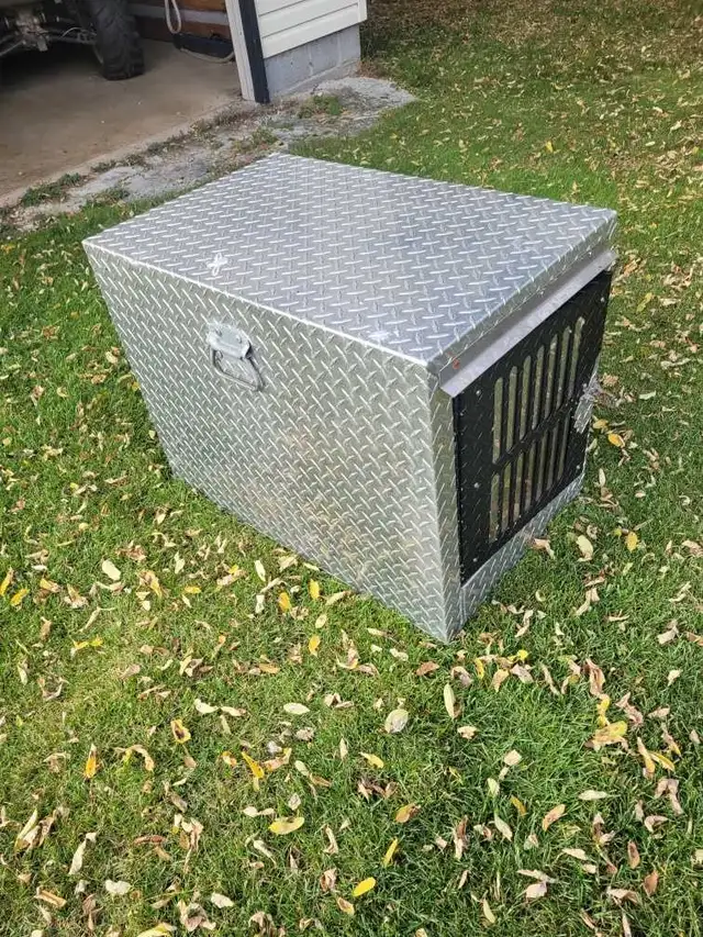 Dog box carrier-used