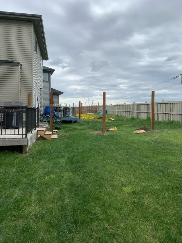 Deck/Fence - Photo 3