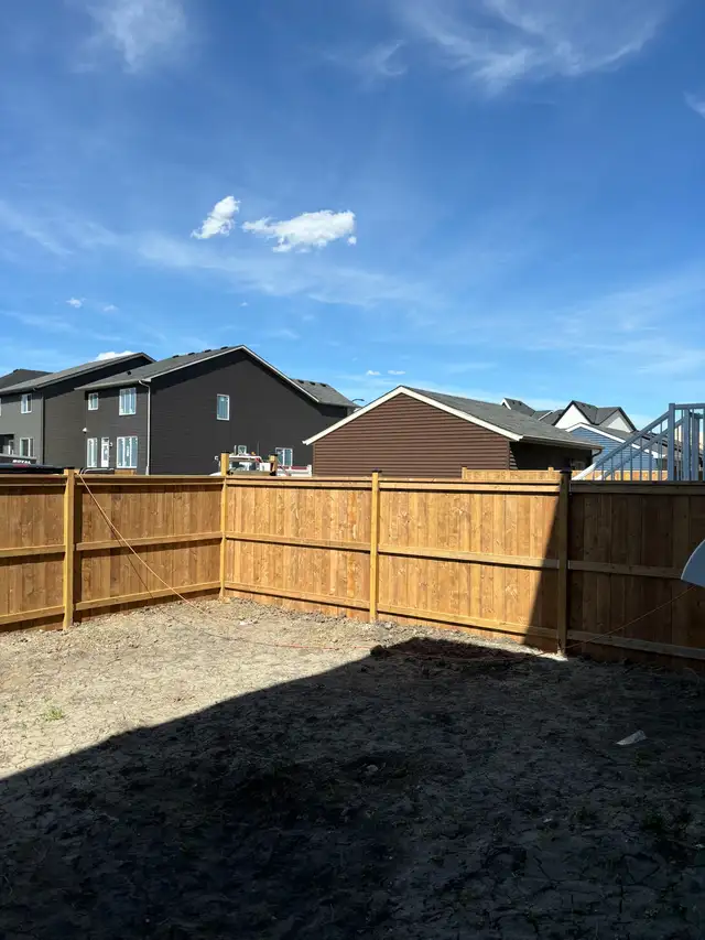 Deck/Fence - Photo 8