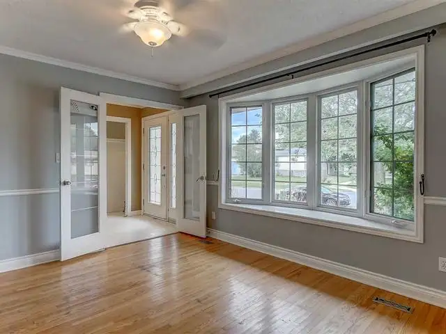 Detached House in Barrie  Available for Rent - Photo 2