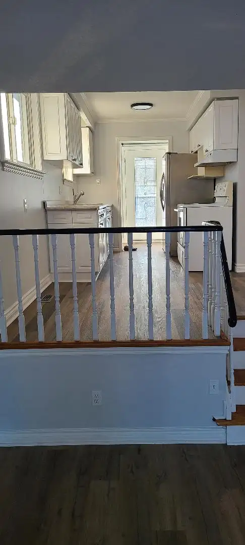 Detached House in Barrie  Available for Rent - Photo 13