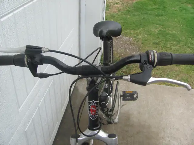 Mountain Bike - Photo 2