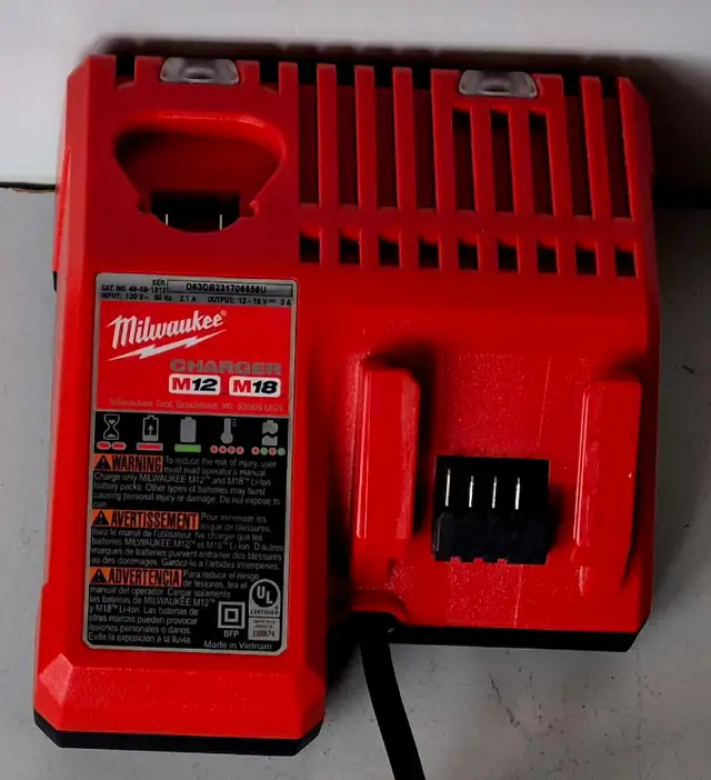 Milwaukee M12/M18 Battery Charger 48-59-1812 (32825857)
