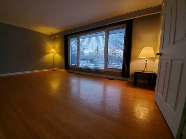 Detached House Main/Ground Floor Available for Rent - Photo 3