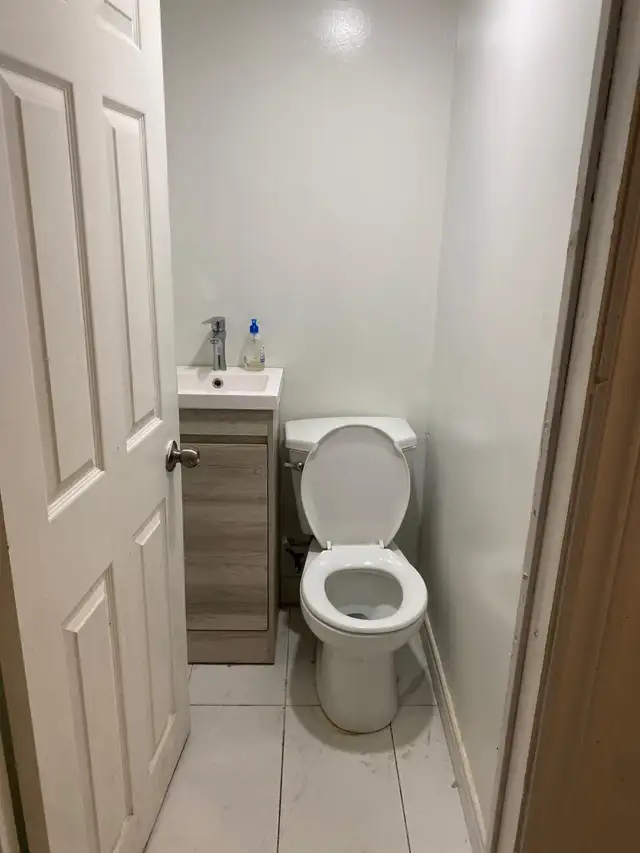 Furnished Basement Room for Rent - Photo 3