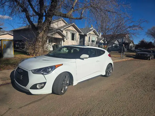 Funky & Fuel-Efficient! 2013 Hyundai Veloster Ready to Go!