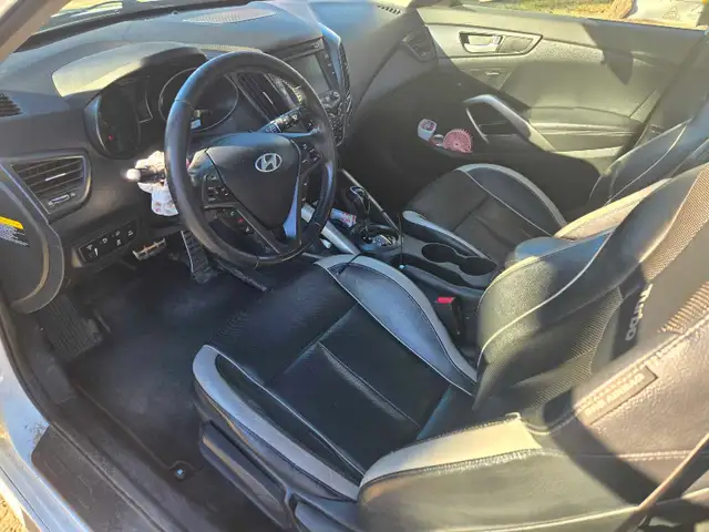 Funky & Fuel-Efficient! 2013 Hyundai Veloster Ready to Go! - Photo 10