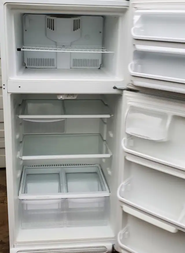 Kenmore Mid Size Fridge - Very good condition, Clean, cold - Photo 5