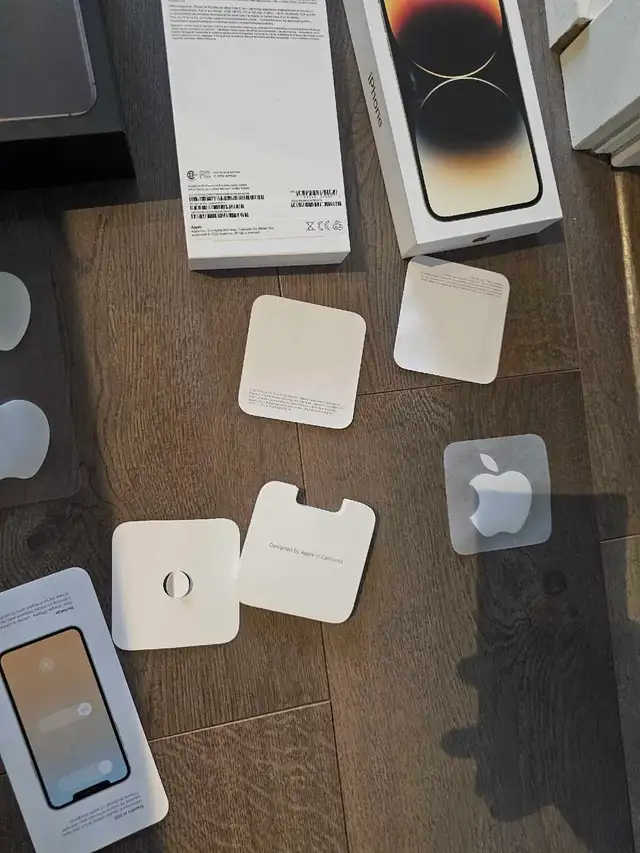 empty Iphone boxes and manuals - Photo 6