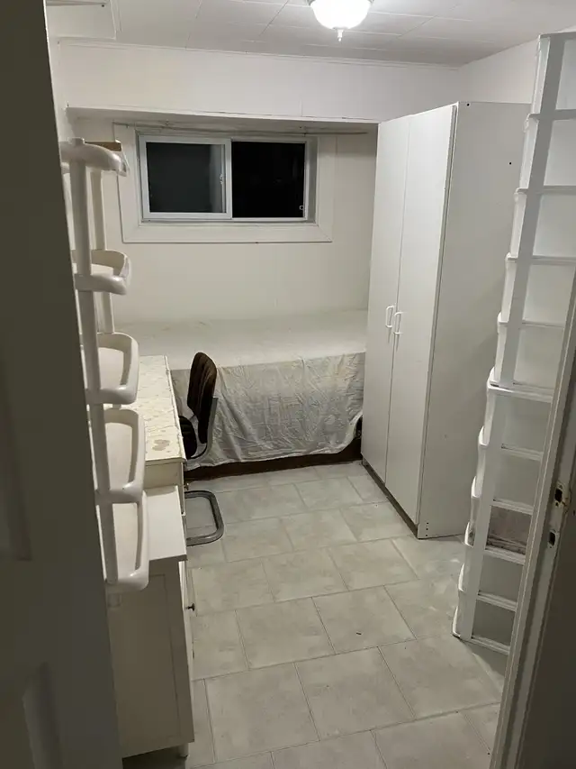 Cozy Furnished room All-inclusive Leslie & Finch area 1 bus to S - Photo 4