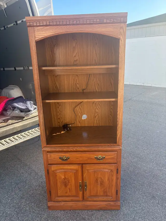 Free delivery used wood Palliser cabinet - Photo 4