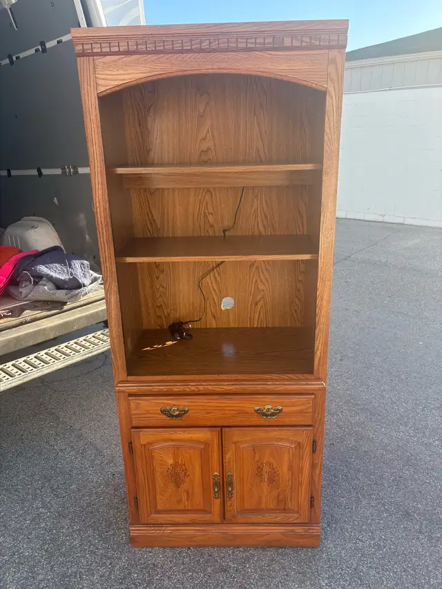 Free delivery used wood Palliser cabinet - Photo 5