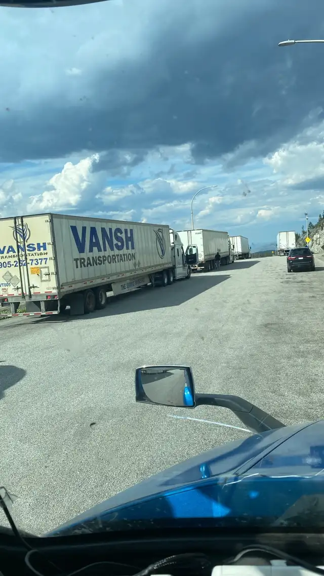 Looking Compny  driver position