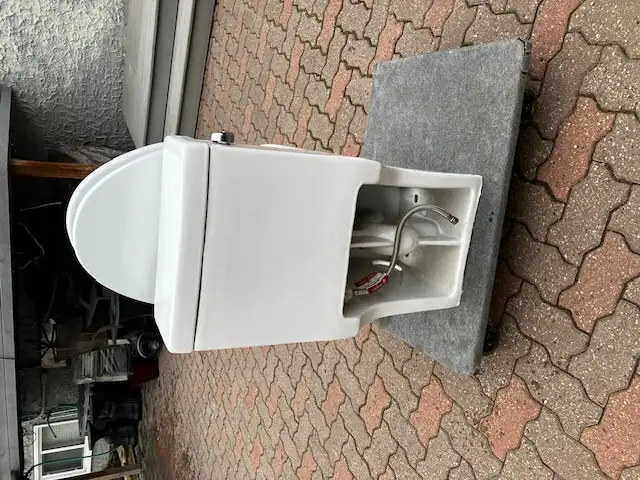 one piece Toilet - Photo 4