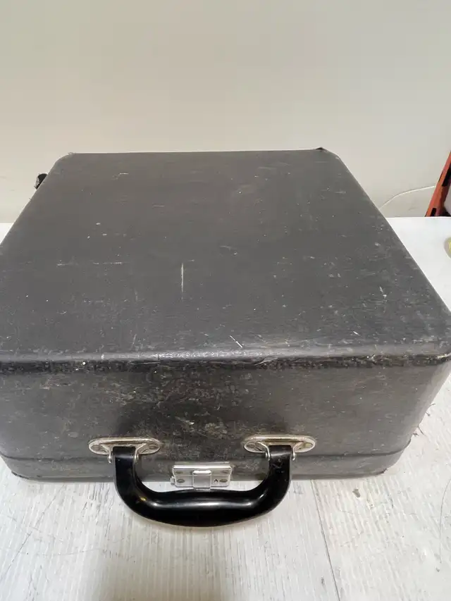 Royal Typewriter - Photo 4