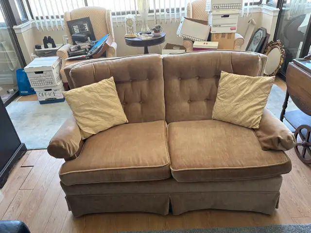 Free delivery used vintage Brown Loveseat Sofa with Tufted Back - Photo 2