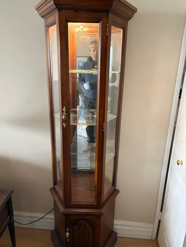 Free delivery used Wooden Corner Curio Cabinet