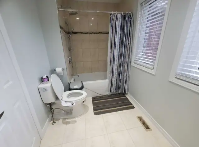 Room for Rent in Brampton - Photo 2