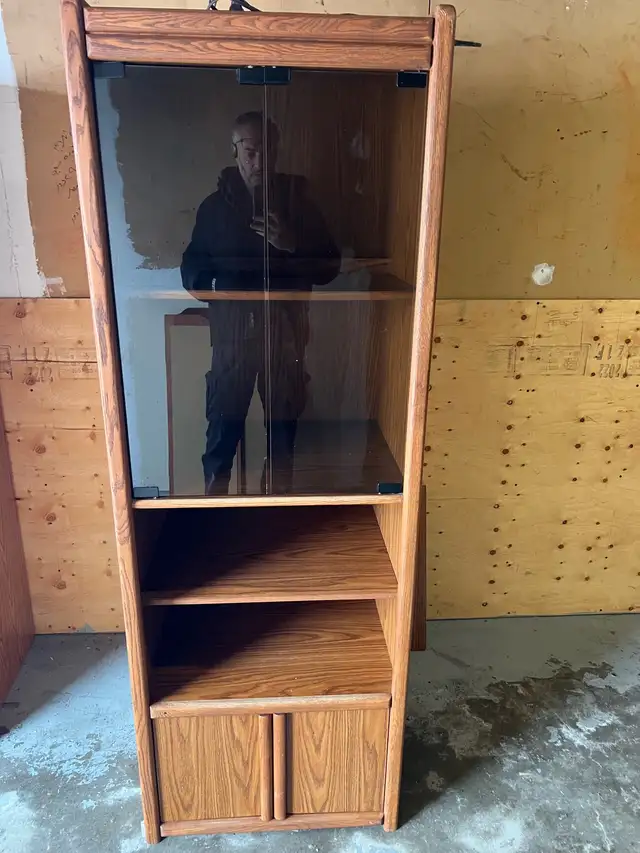 Free delivery used solid wood Vintage Glass Display Cabinet