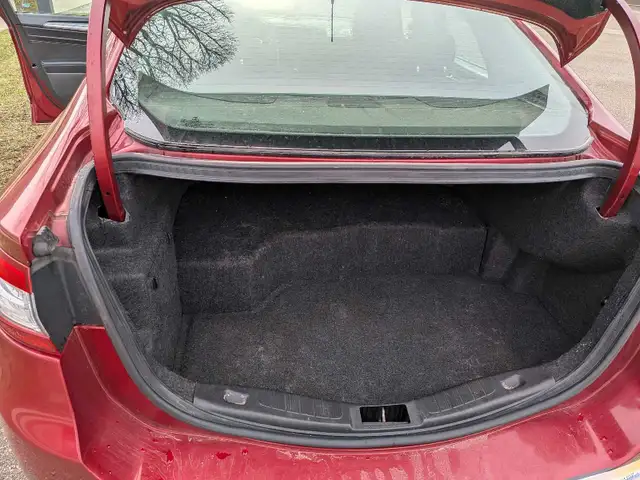 2016 Ford Fusion Hybrid - Photo 3