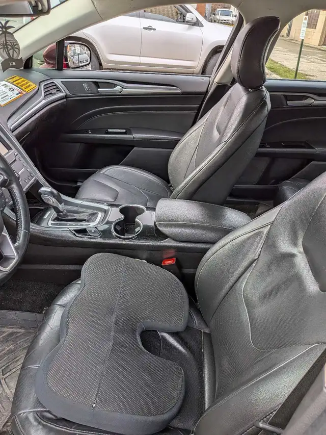 2016 Ford Fusion Hybrid - Photo 5