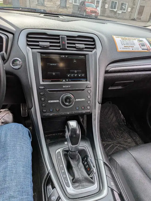 2016 Ford Fusion Hybrid - Photo 6