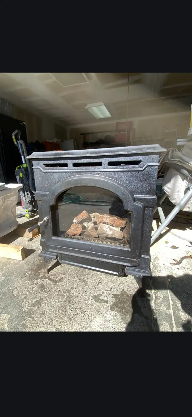 Gas fireplace for sale. Excellent condition, Dutch mould design.
