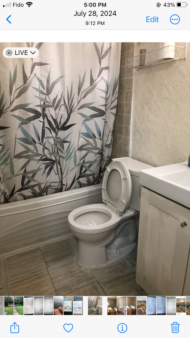 Room for rent in Oakville closed to Sheridan - Photo 3