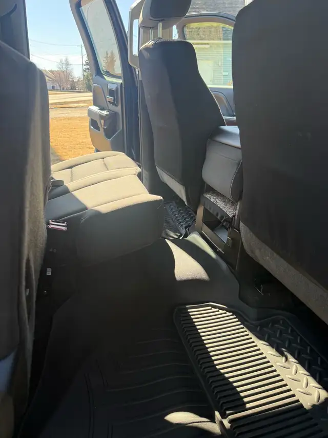 GMC 1500 Z71 - Photo 9