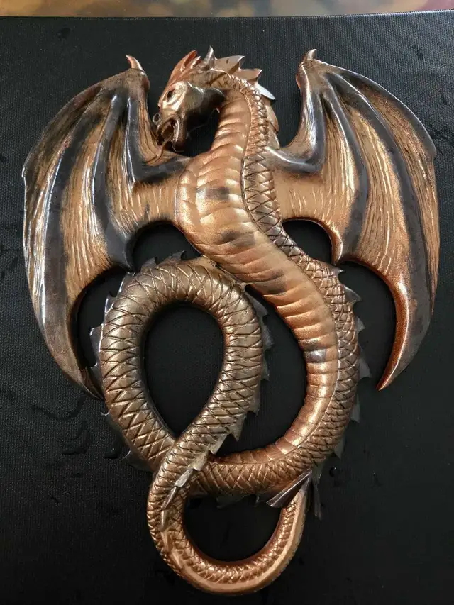 assorted apoxy dragon an skull sculptures - Photo 8