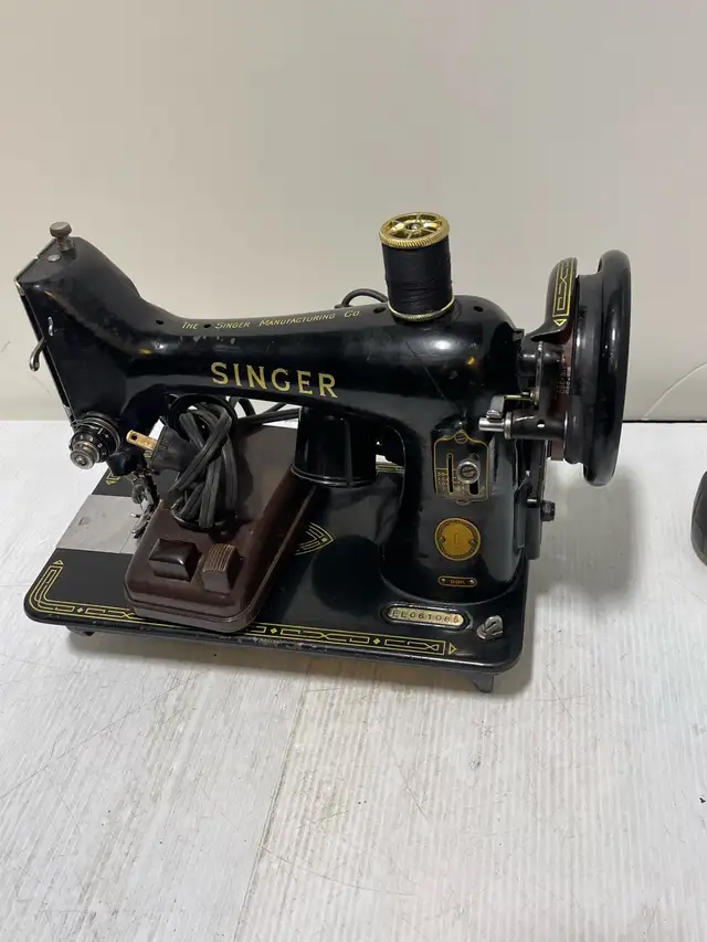 Singer 99K Sewing Machine
