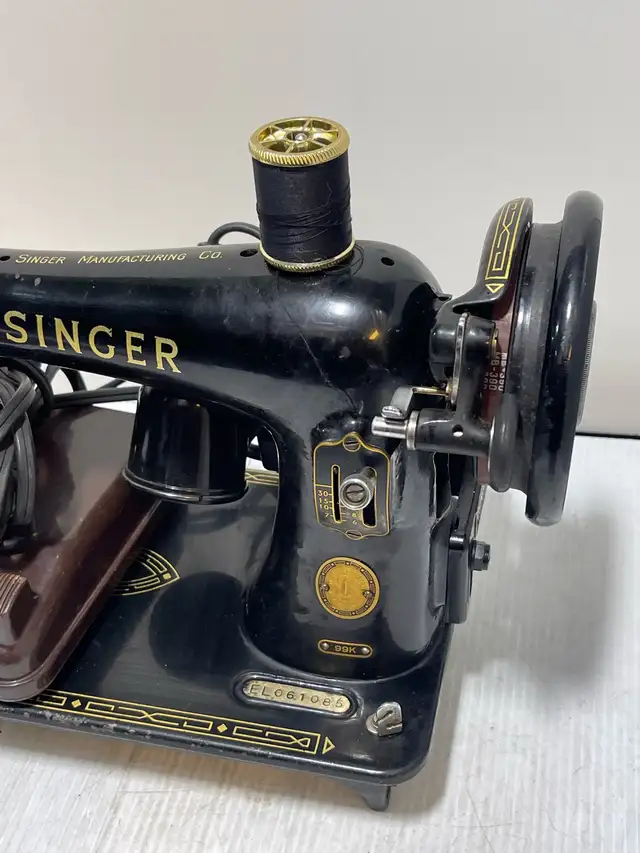 Singer 99K Sewing Machine - Photo 4