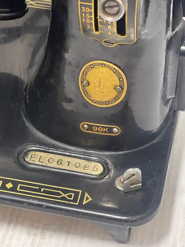 Singer 99K Sewing Machine - Photo 5