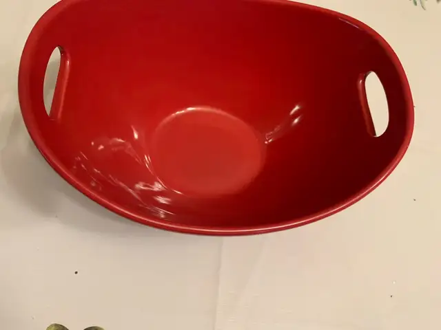 NEW. Rachel Ray Large serving dish. Red. - Photo 3