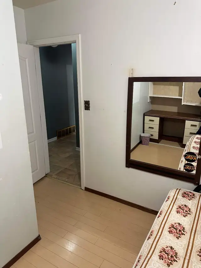 Main floor room for rent $450/All included - Photo 4