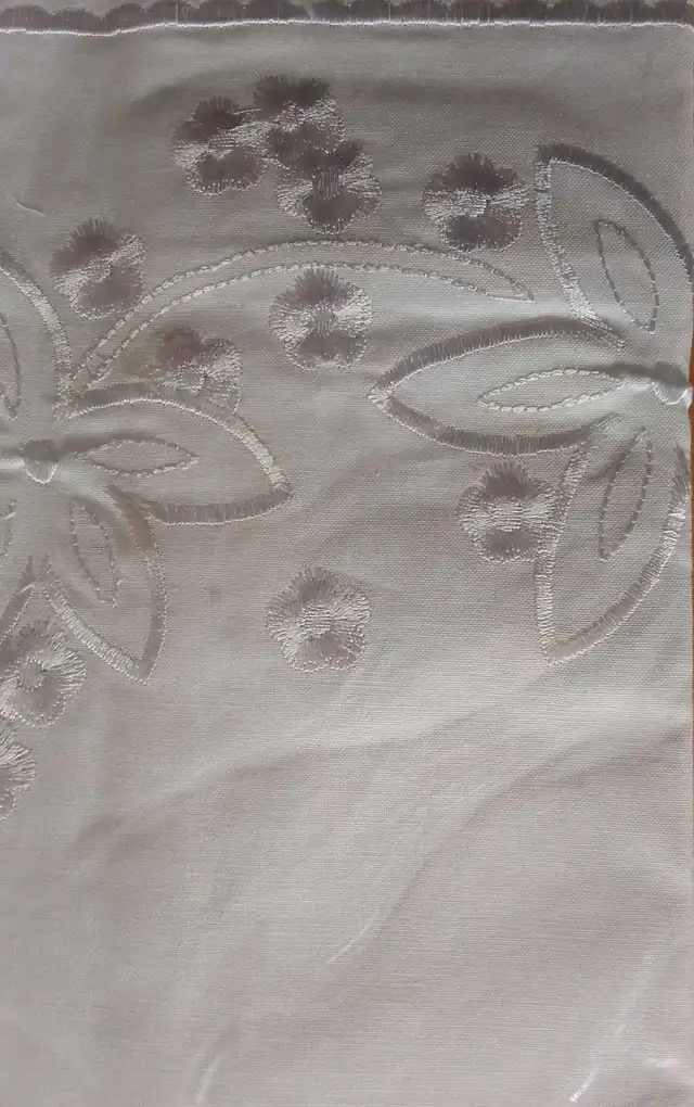 Ensemble housses de taies d'oreillers Neuves en coton  broderies - Photo 3