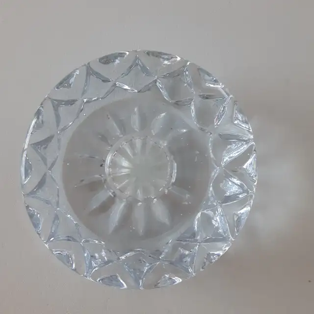 2 BEAUX CHANDELIERS EN CRYSTAL 3'DIAMÈTREx1'HAU: $10.00 LA PAIRE - Photo 2