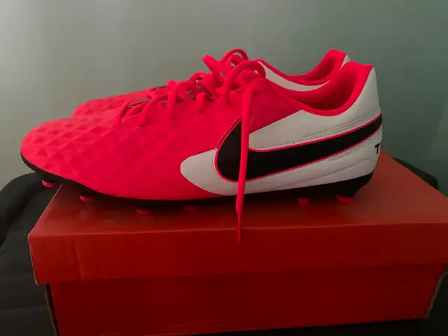 Men's brand new size 12 soccer cleats