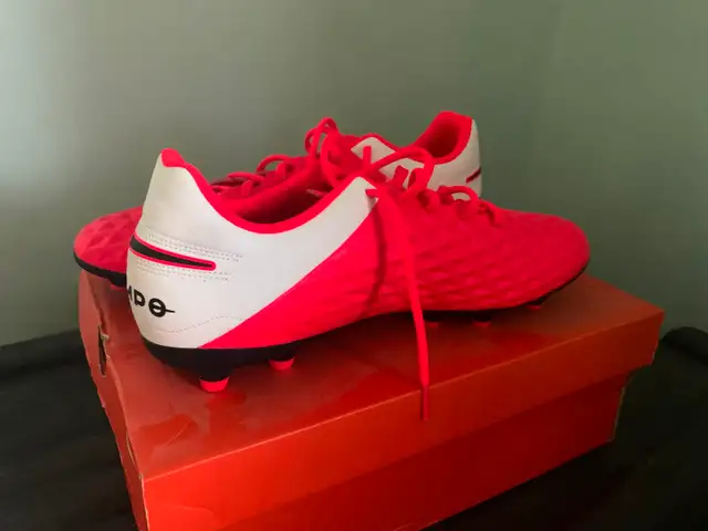 Men's brand new size 12 soccer cleats - Photo 2
