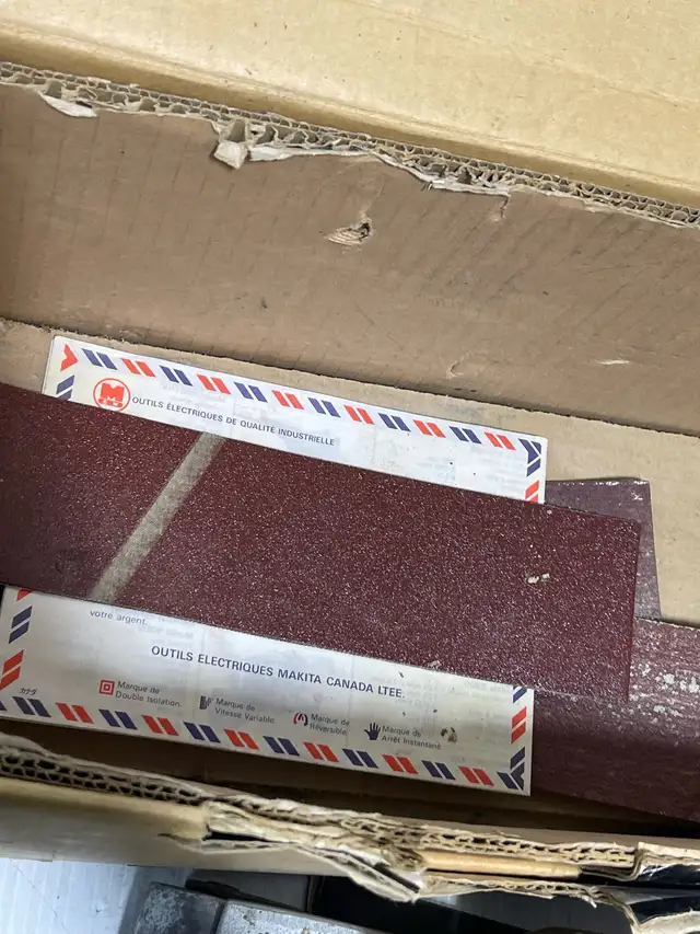 Makita 9924DB Belt Sander - Photo 5