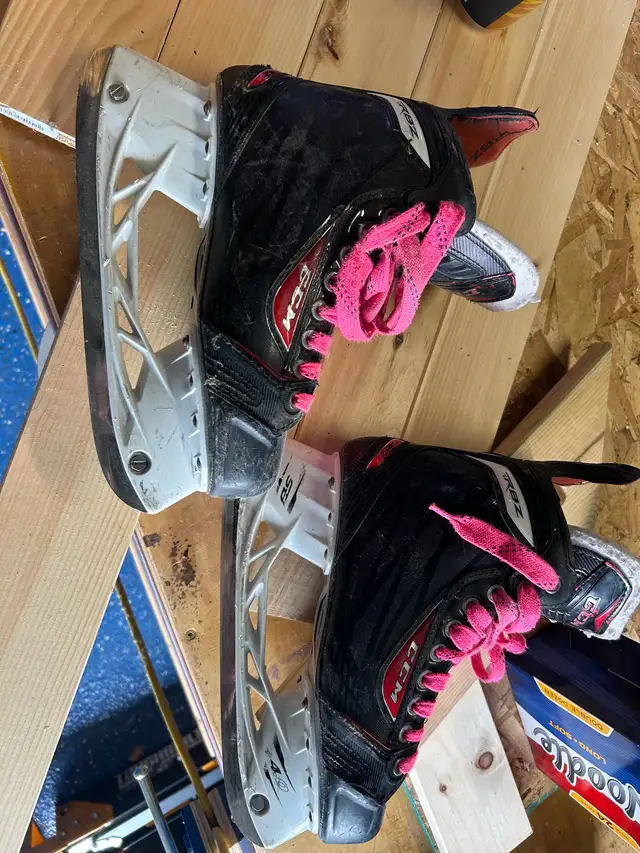 Hockey Skates for Sale - Photo 2