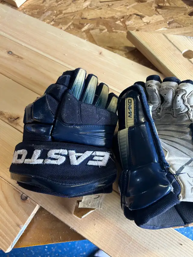 Hockey Skates for Sale - Photo 4