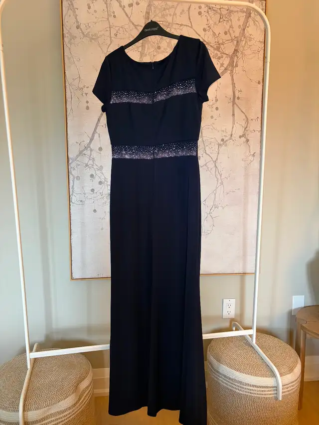 Prom gown / long dress - Size small Frank Lyman Design